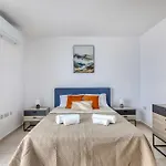 アパート Sunny 2br Minutes From The Sea & Views