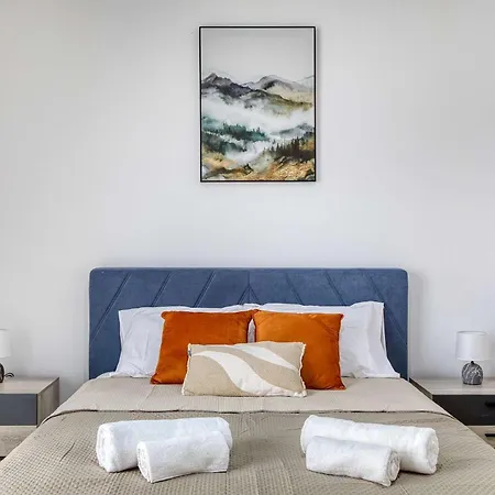 Sunny 2br Minutes From The Sea & Views St. Paul's Bay