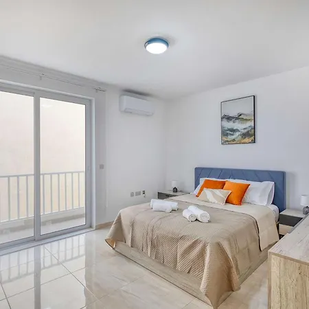 Sunny 2br Minutes From The Sea & Views * St. Paul's Bay