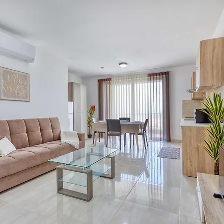 Sunny 2br Minutes From The Sea & Views Apartment St. Paul's Bay